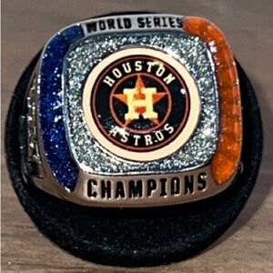 Houston Astros Commemorative 2017 World Series Champions Ring